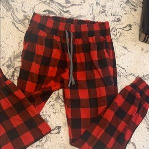 Aerie xs sleep bottoms red and black dark gray